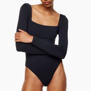 aritzia babaton contour squareneck longsleeve bodysuit
